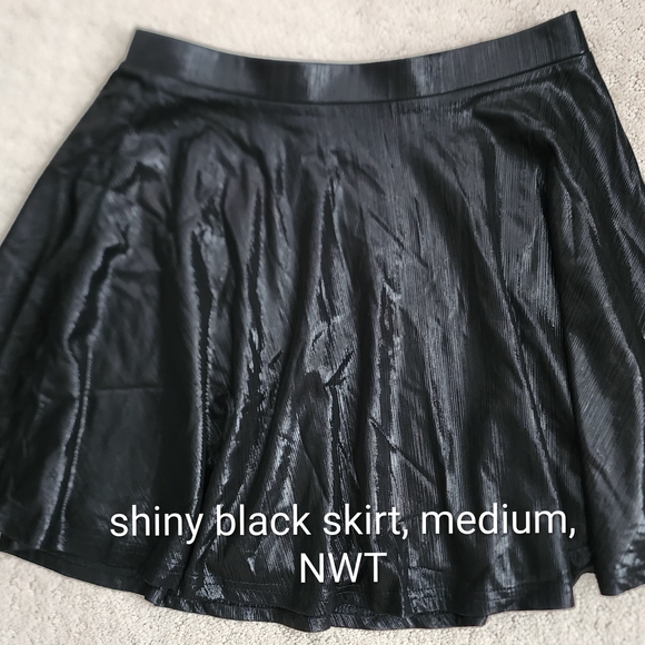 Elegant Black Women's Skirt - Picture 1 of 1